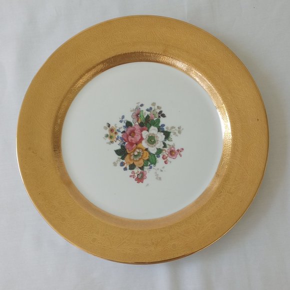 Vintage Bavaria Plate 22 Carat Gold Embossed Design Rim w/Floral center
